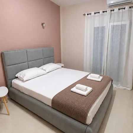 Efi's Apartamento Kamena Vourla